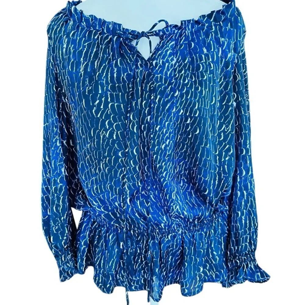 Cynthia Steffe Blue/black/white Patterned Women's tie front top size L
